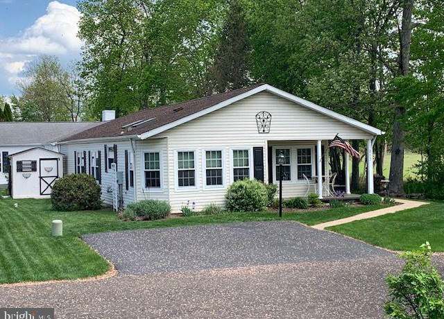 Property at 213 Dove Ct, New Hope, PA 18938, 2 beds, 2 baths