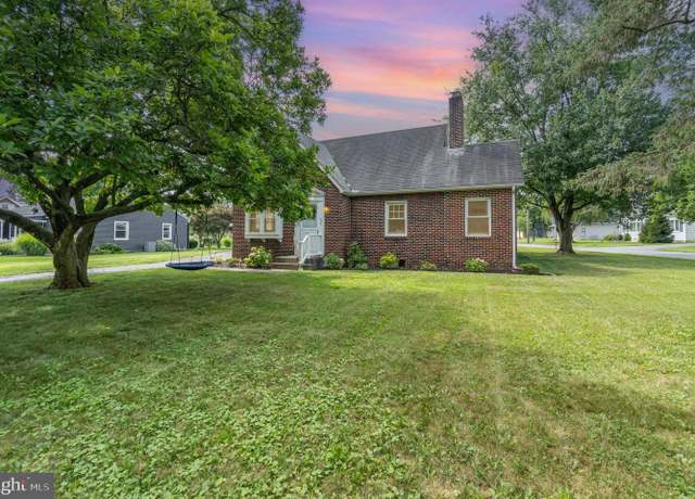 Property at 920 W Louther St, Carlisle, PA 17013, 3 beds, 2 baths