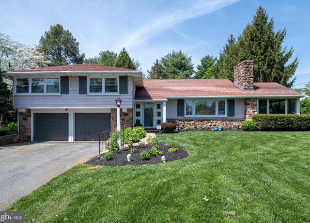 Property at 247 Murry Hill Dr, Lancaster, PA 17601, 3 beds, 2.5 baths