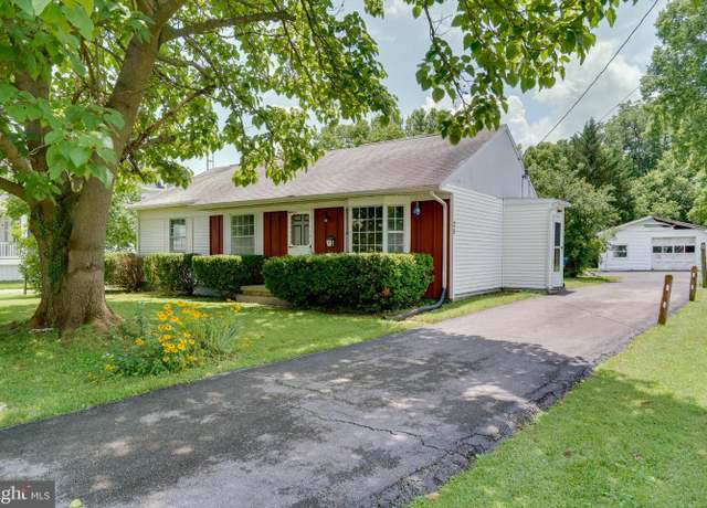 Property at 25 Byrd Ave, Berryville, VA 22611, 3 beds, 2.5 baths