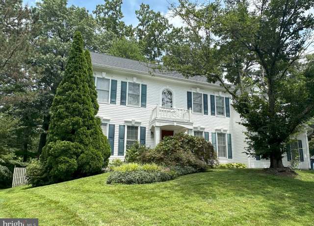 Property at 6201 Cardinal Brook Ct, Springfield, VA 22152, 4 beds, 4.5 baths