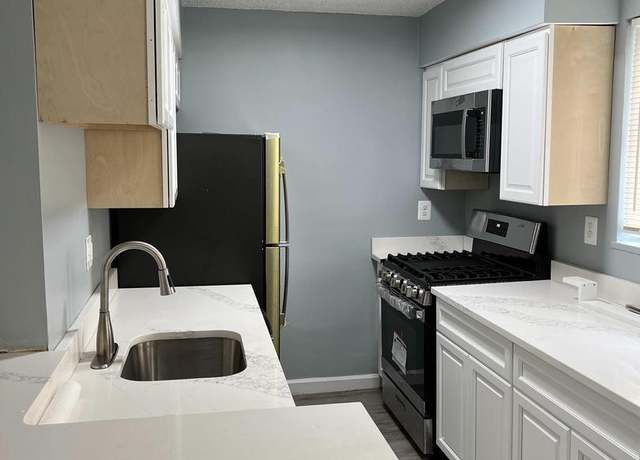 Property at 4715 1st St SW #203, Washington, DC 20032, 2 beds, 1 bath