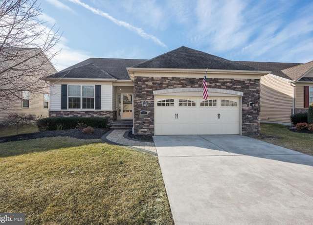 Property at 18 Genova Dr, West Berlin, NJ 08091, 3 beds, 2.5 baths
