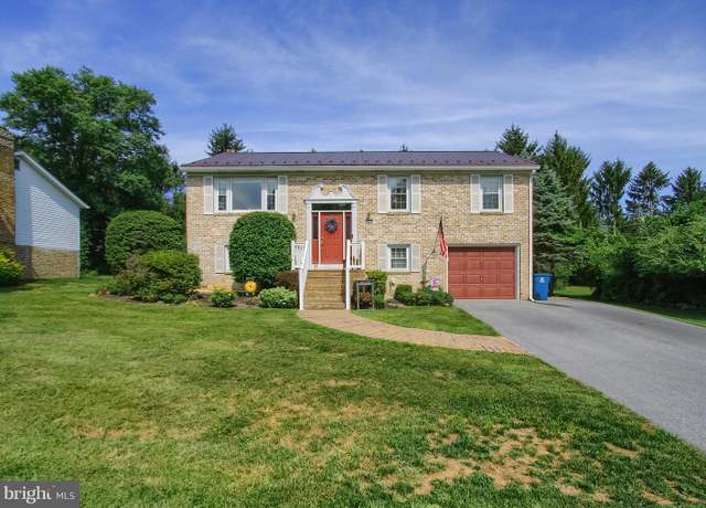 Property at 118 Holly Dr, Mechanicsburg, PA 17055, 4 beds, 2.5 baths