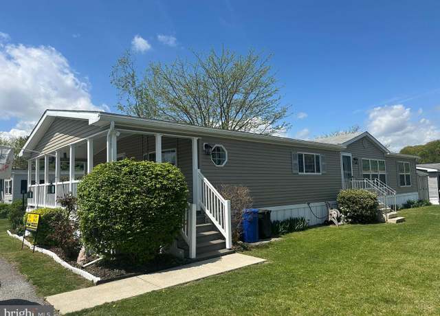 Property at 6183 Seanor Ct, Slatington, PA 18080, 3 beds, 2 baths