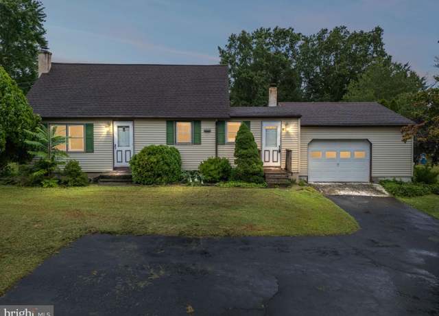 Property at 1584 N Keim St, Pottstown, PA 19464, 2 beds, 1 bath