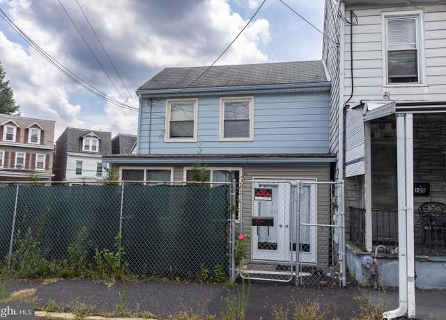 Property at 103 Market St, Port Carbon, PA 17965, 3 beds, 2 baths