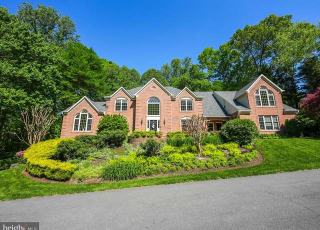 Property at 5826 Hannora Ln, Fairfax Station, VA 22039, 5 beds, 4.5 baths