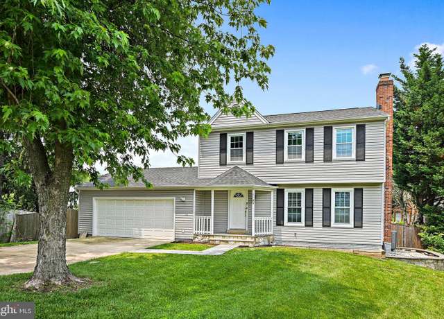 Property at 1105 Trapper Crest Ct, Herndon, VA 20170, 3 beds, 3.5 baths