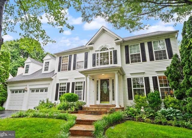Property at 316 Oakcrest Manor Dr NE, Leesburg, VA 20176, 6 beds, 3.5 baths