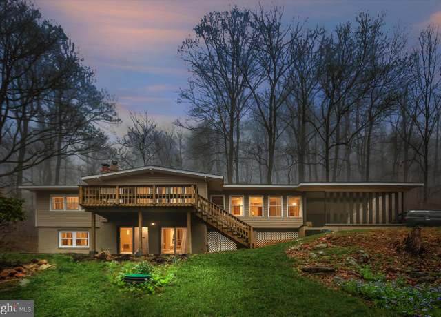 Property at 3543 Blue Mountain Rd, Front Royal, VA 22630, 4 beds, 2 baths