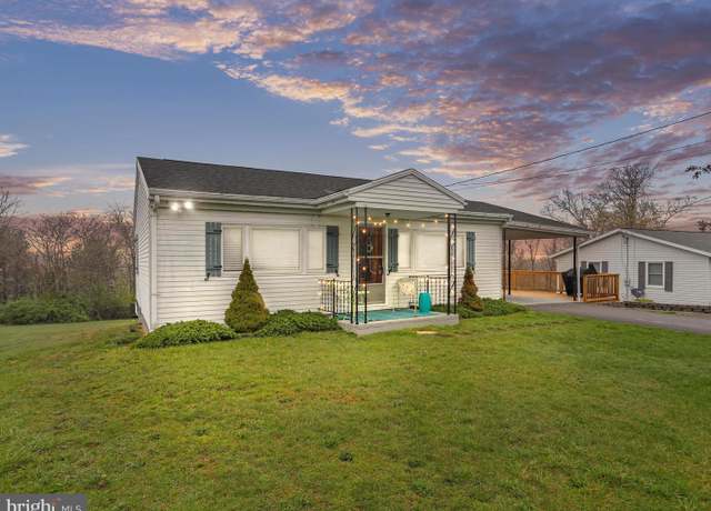 Property at 761 Fairview Dr, Berkeley Springs, WV 25411, 2 beds, 1 bath
