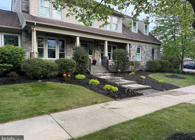 Property at 448 Spring Hollow Dr, Middletown, DE 19709, 5 beds, 5.5 baths