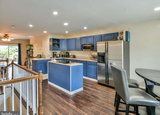 Property at 42 Victoria Sq, Frederick, MD 21702, 3 beds, 3 baths