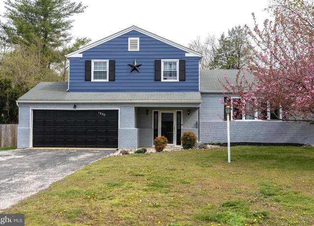 Property at 1890 Greenwillows Dr, Vineland, NJ 08361, 3 beds, 2.5 baths