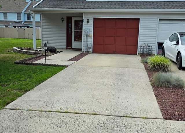 Property at 24 Ketch Ct, Little Egg Harbor Twp, NJ 08087, 2 beds, 1.5 baths