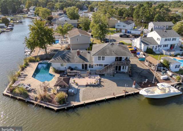 Property at 53 Lenape Trl, Brick, NJ 08724, 4 beds, 4 baths