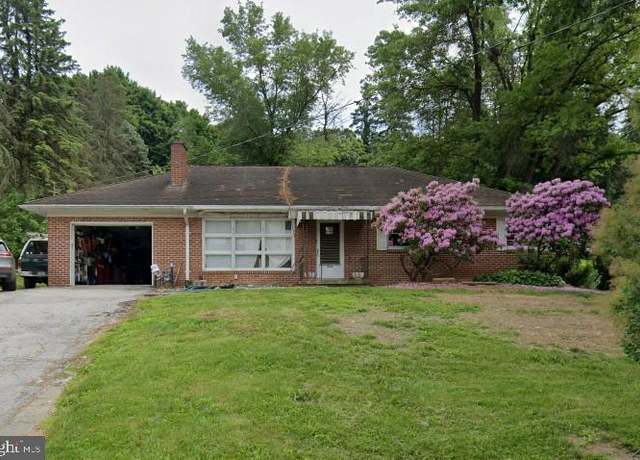 Property at 264 Cherry St, York, PA 17402, 3 beds, 2 baths