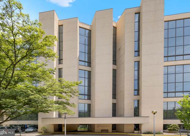 Property at 1101 S Arlington Ridge Rd #214, Arlington, VA 22202, 2 beds, 2.5 baths
