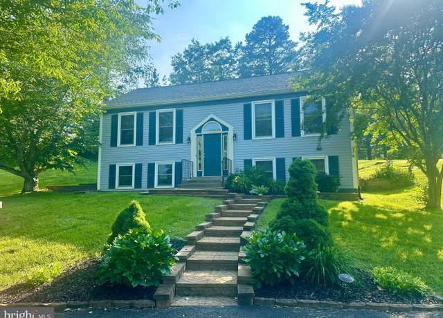 Property at 6251 Ridge Ln, Warrenton, VA 20187, 3 beds, 2.5 baths