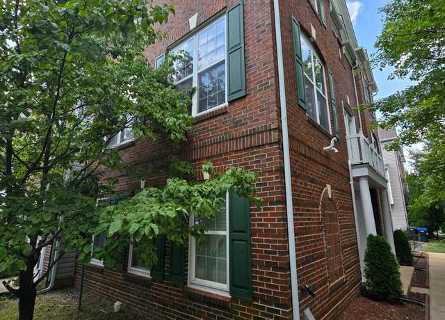 Property at 5019 Village Fountain Pl, Centreville, VA 20120, 3 beds, 3 baths