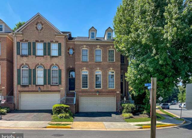 Property at 12451 Rose Path Cir, Fairfax, VA 22033, 3 beds, 3 baths