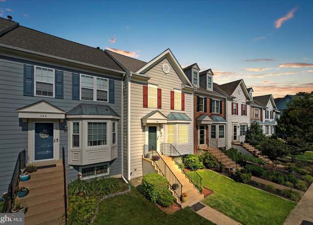 Property at 146 Connery Ter SW, Leesburg, VA 20175, 4 beds, 3.5 baths