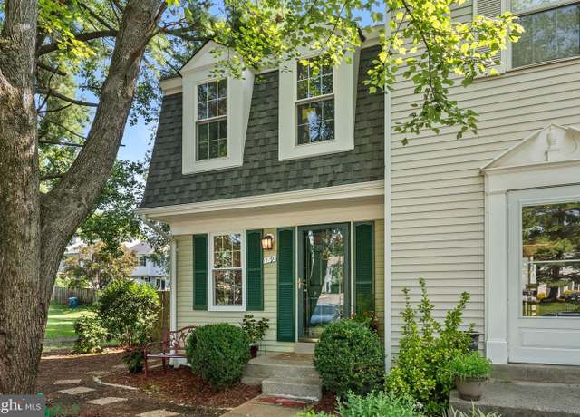 Property at 19 Dulany Ct, Sterling, VA 20165, 2 beds, 2 baths