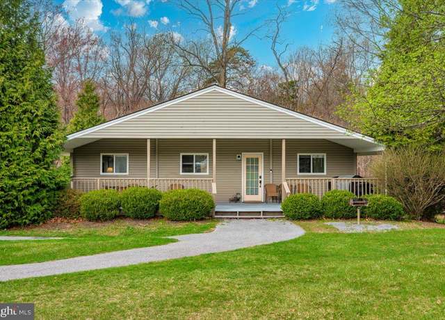 Property at 17 Canada Goose Ln, Hedgesville, WV 25427, 4 beds, 4 baths