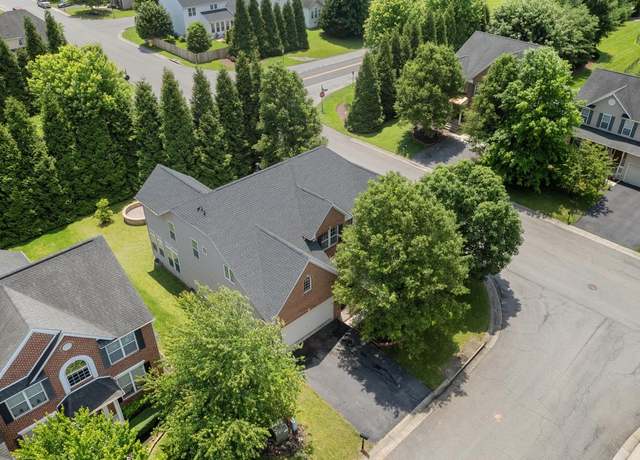 Property at 14 Augustine Ct, Kearneysville, WV 25430, 4 beds, 2.5 baths