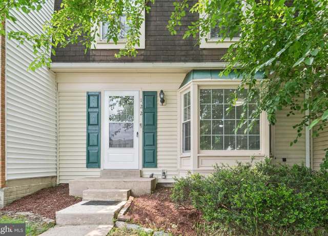 Property at 122 Sharpstead Ln, Gaithersburg, MD 20878, 3 beds, 2.5 baths