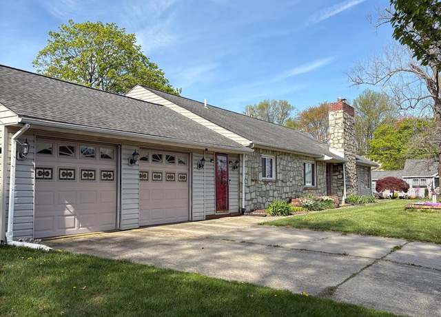 Property at 3 Philyet Dr, Hightstown, NJ 08520, 3 beds, 2 baths