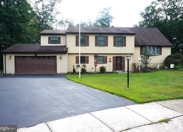 Property at 14 Bainbridge Ct, Hamilton, NJ 08690, 4 beds, 2 baths