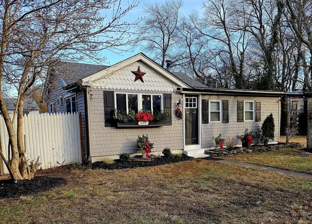 Property at 299 Hurley Ave, Bayville, NJ 08721, 2 beds, 1 bath