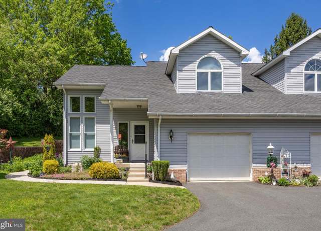 Property at 237 Poplar St, Spring City, PA 19475, 3 beds, 2 baths