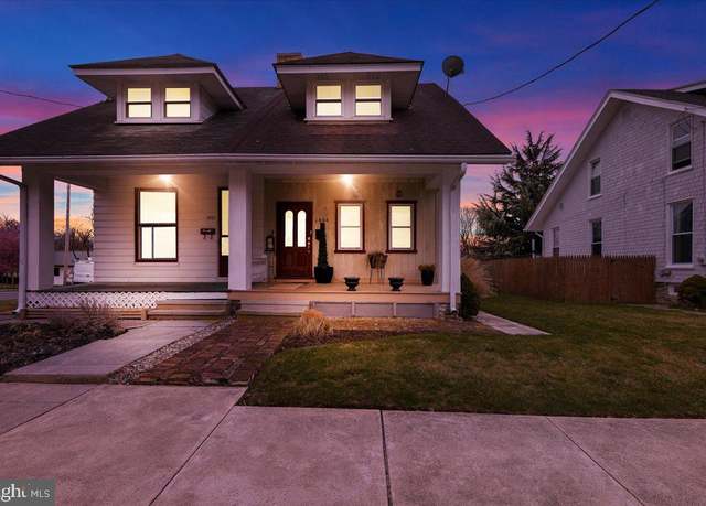 Property at 1404 Elm St, Lebanon, PA 17042, 2 beds, 1 bath