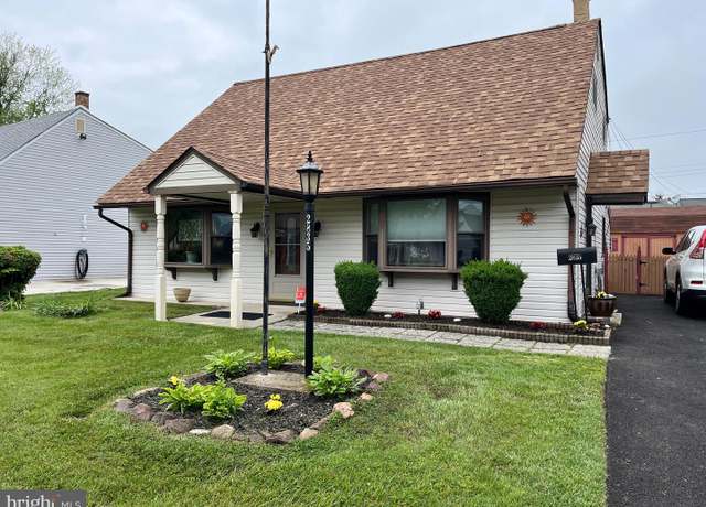 Property at 2835 Nightingale Rd, Philadelphia, PA 19154, 3 beds, 2 baths