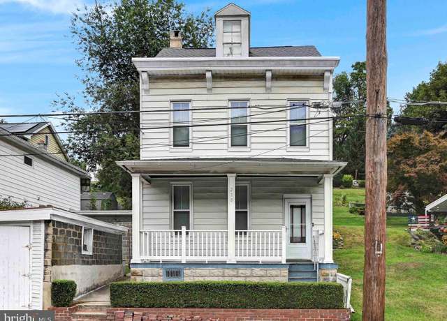 Property at 230 W Railroad St, Pottsville, PA 17901, 3 beds, 1 bath