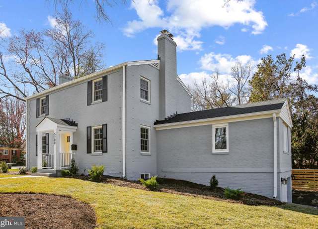 Property at 5200 Williamsburg Blvd, Arlington, VA 22207, 5 beds, 5 baths