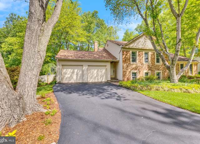 Property at 10062 Wood Sorrels Ln, Burke, VA 22015, 3 beds, 2 baths