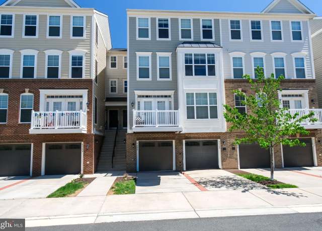 Property at 43370 Town Gate Sq, Chantilly, VA 20152, 3 beds, 2.5 baths