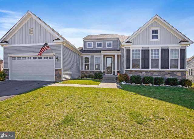 Property at 139 Okanagan Dr, Charles Town, WV 25414, 4 beds, 4 baths