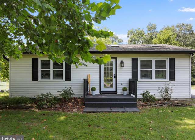 Property at 749 Hidden Holw, Kearneysville, WV 25430, 2 beds, 1 bath