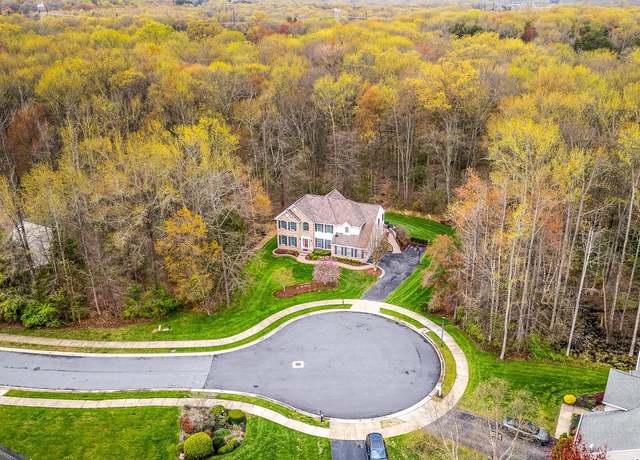 Property at 20 Stirling Dr, Newark, DE 19702, 4 beds, 2.5 baths