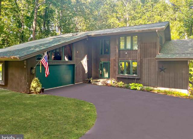 Property at 3305 Blackberry Ln, Davidsonville, MD 21035, 4 beds, 3.5 baths