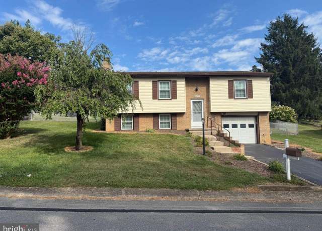 Property at 10825 Wyncote Dr, Hagerstown, MD 21740, 2 beds, 1.5 baths