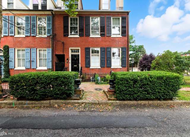 Property at 308 Wood St, Burlington, NJ 08016, 6 beds, 1.5 baths