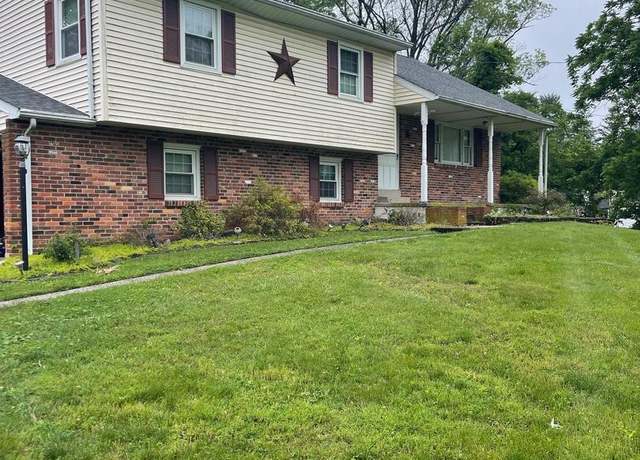 Property at 886 Sackettsford Rd, Warminster, PA 18974, 4 beds, 2.5 baths