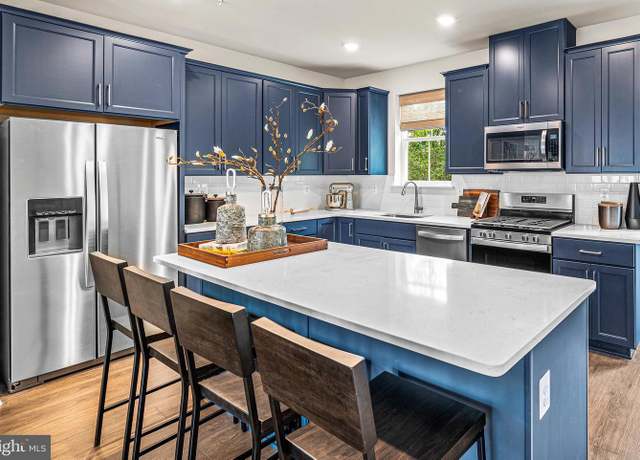Property at 13 Four Leaf Dr, Downingtown, PA 19335, 3 beds, 2.5 baths
