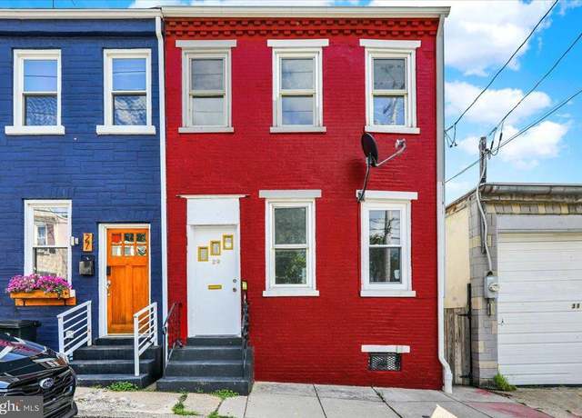 Property at 29 Old Dorwart St, Lancaster, PA 17603, 3 beds, 1.5 baths